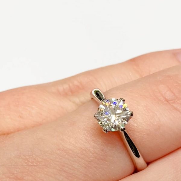 Adjustable Silver Zircon Ring – With Light Box & Gift Bag 🎁