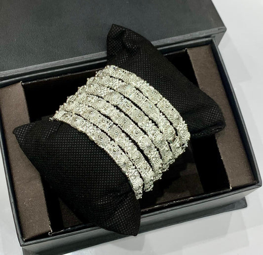 WHITE GOLD BANGLE (02)